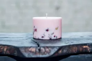 TL Candles Kaars met rozengeur en honing S