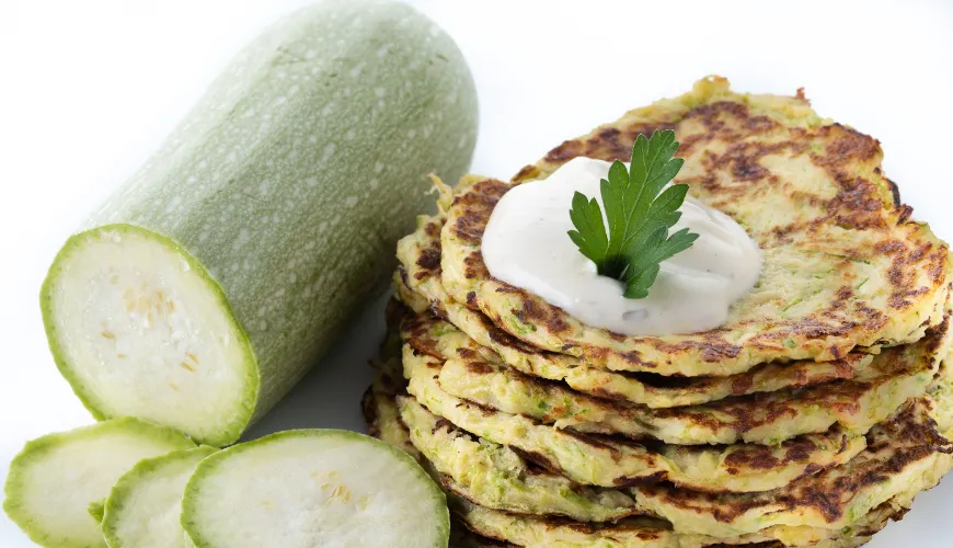 Probeer courgette pannenkoeken vol gezondheid in plaats van bloem