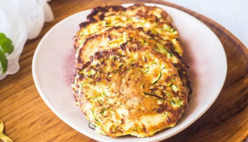 Courgette pannenkoeken zijn een uitstekende keuze voor gezond eten.