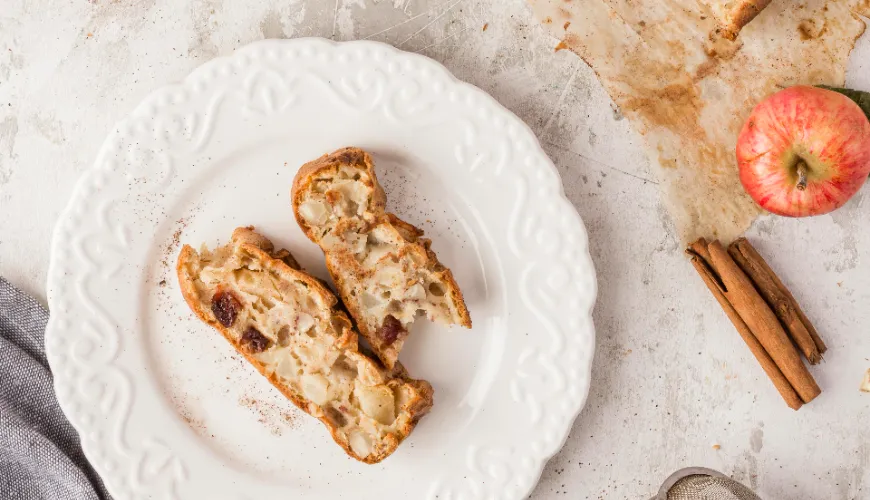 Traditioneel recept voor een gezonde strudel met kwarkdeeg