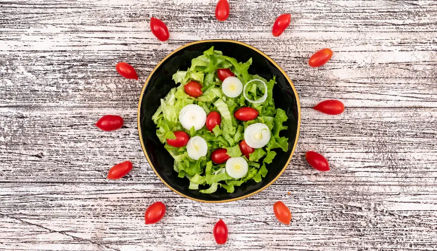 Breng vlees tot leven met een frisse groentesalade