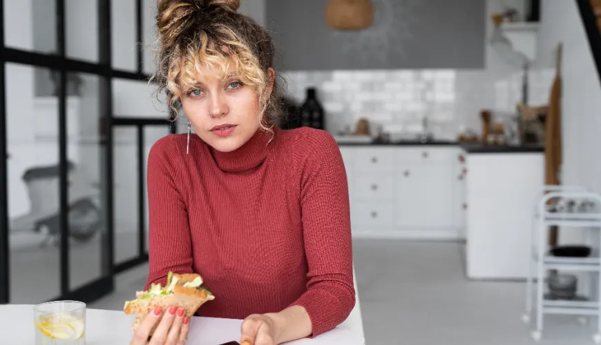 Een vaak voorkomend gevoel van volheid na het eten kan een verandering in dieet vereisen.