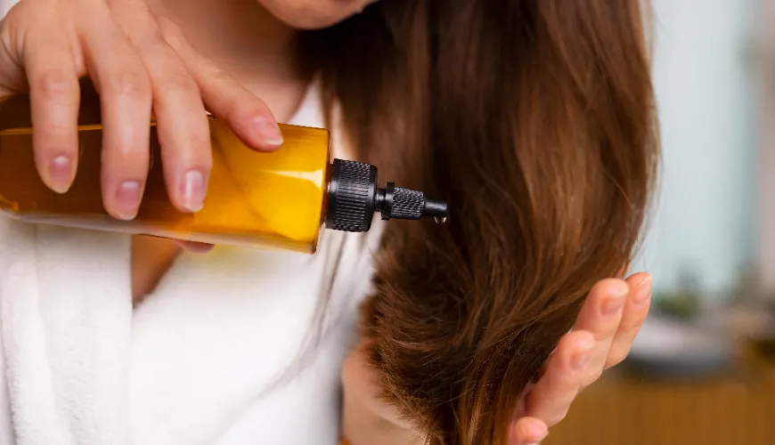 Natuurlijke haarverzorging met behulp van een oliemasker